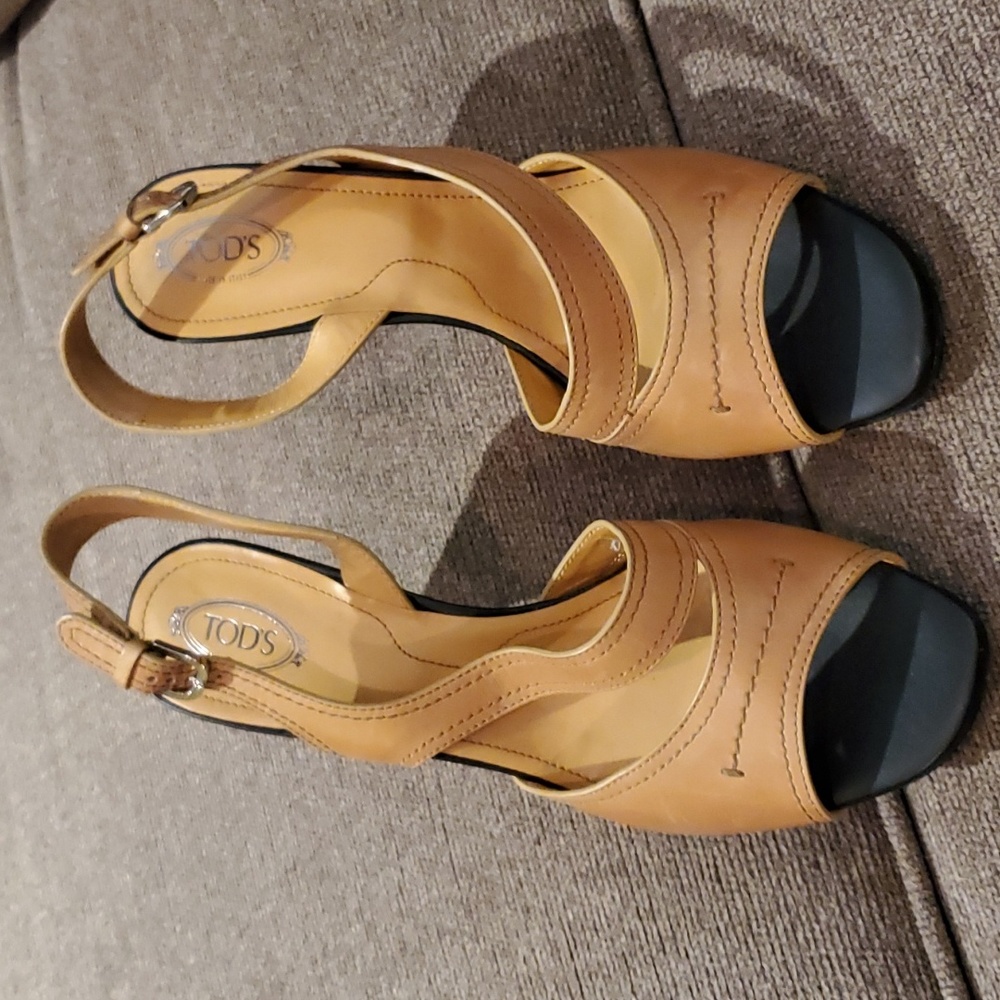Tan Tod's high heels size 10.5, never worn